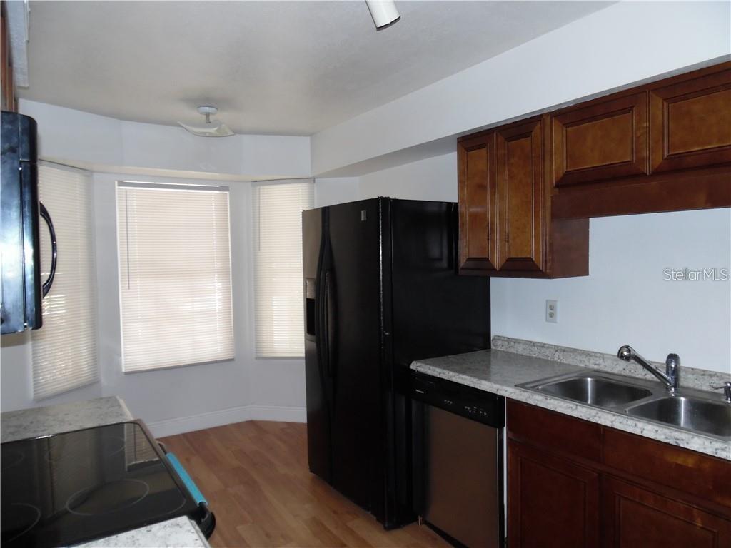 COACH HOMES AT MARINERS VILLAGE - Residential Lease