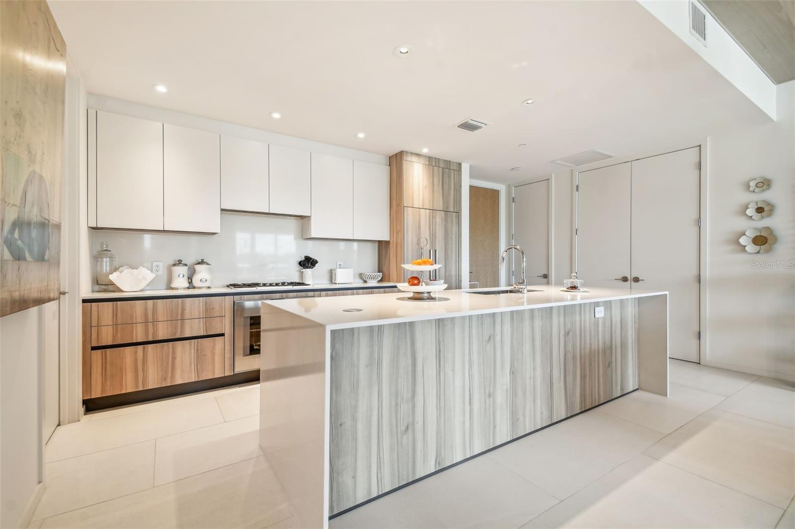 SERENA BY THE SEA CONDO - Residential