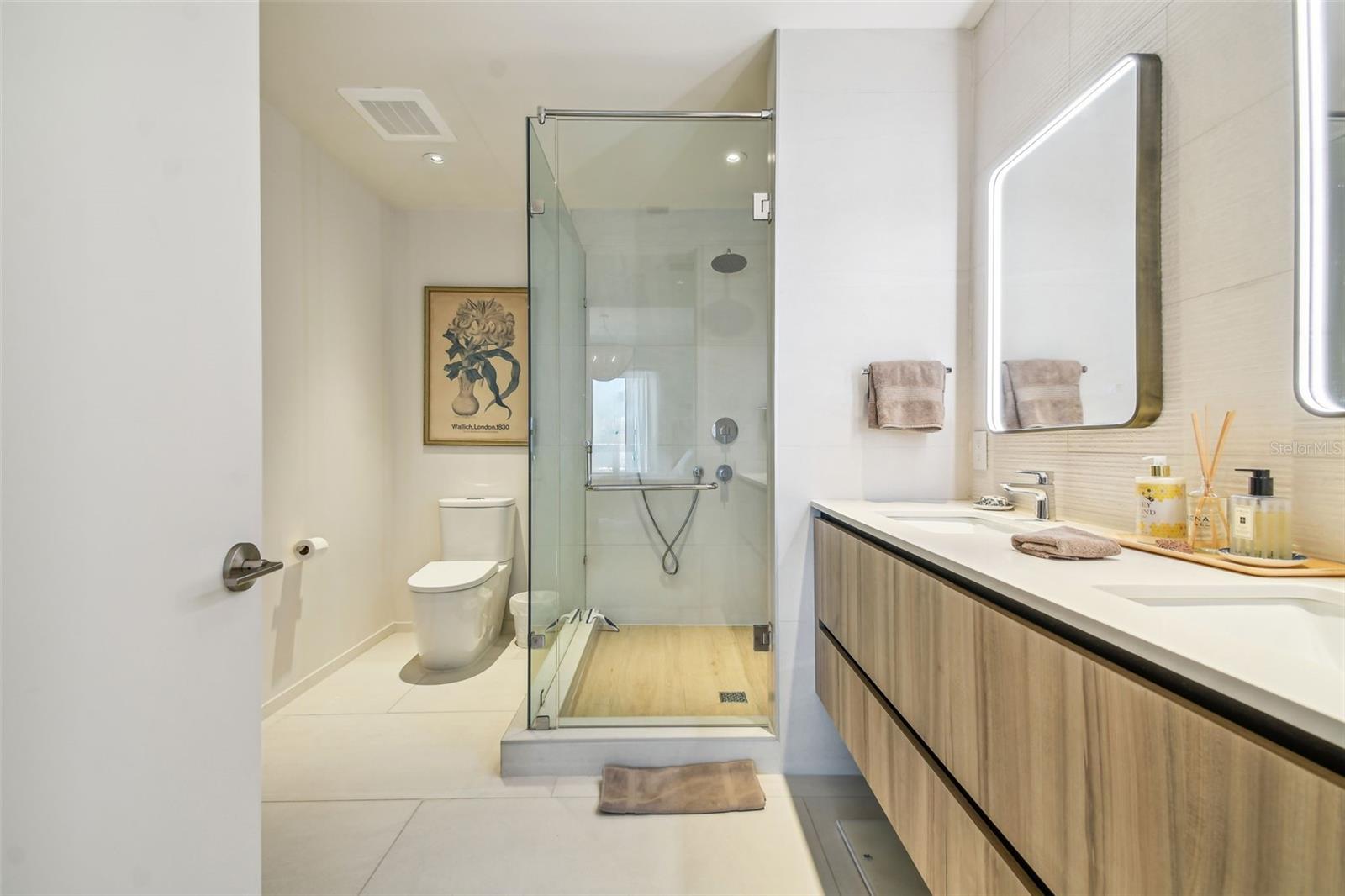 SERENA BY THE SEA CONDO - Residential