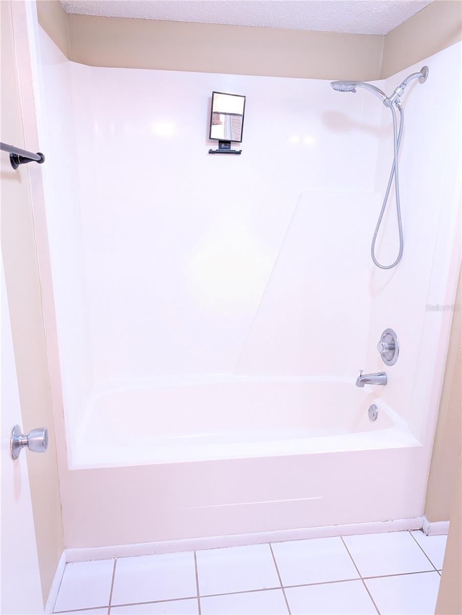 PLAZA GARDENS - Residential