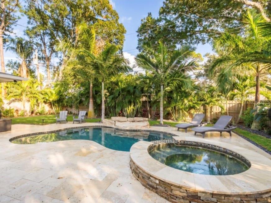 5213 VENETIAN BOULEVARD NE