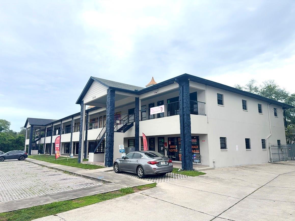 1005 W BUSCH BOULEVARD