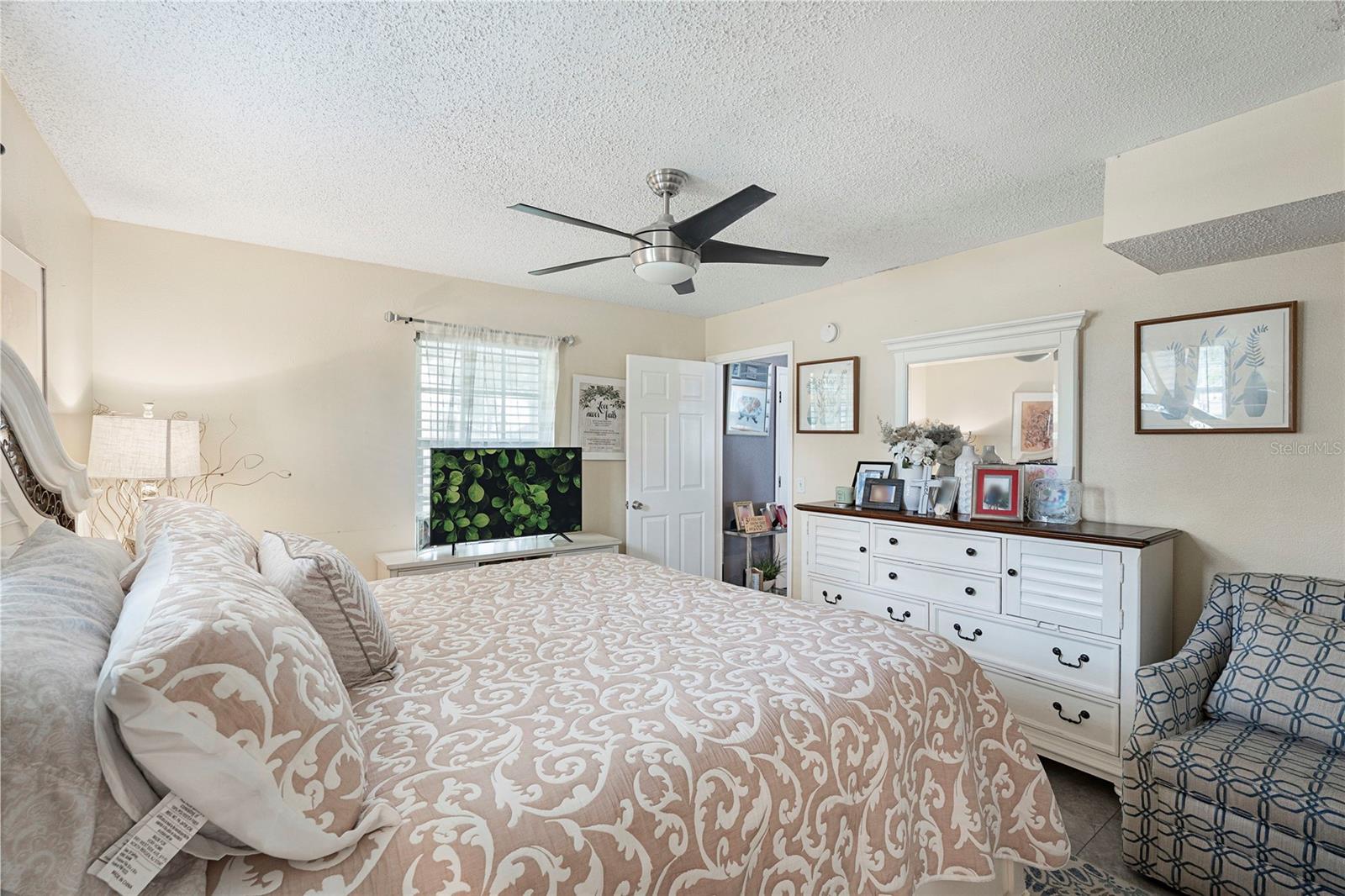 LAKE SARASOTA - Residential