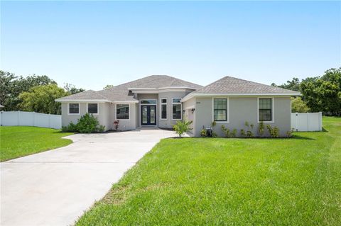 A home in LAKELAND