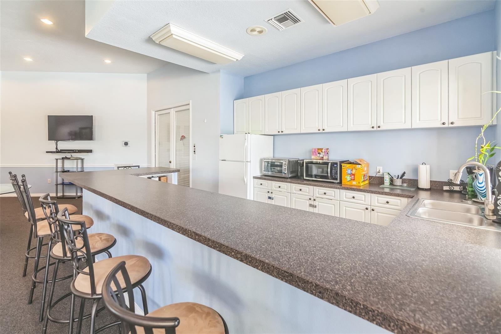 BEACHWAY CONDOS - Residential
