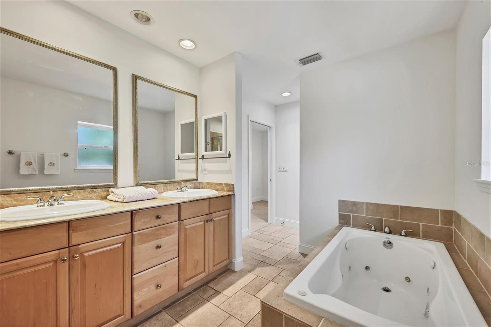 HUDSON BAYOU/MIDWOOD MANOR - Residential