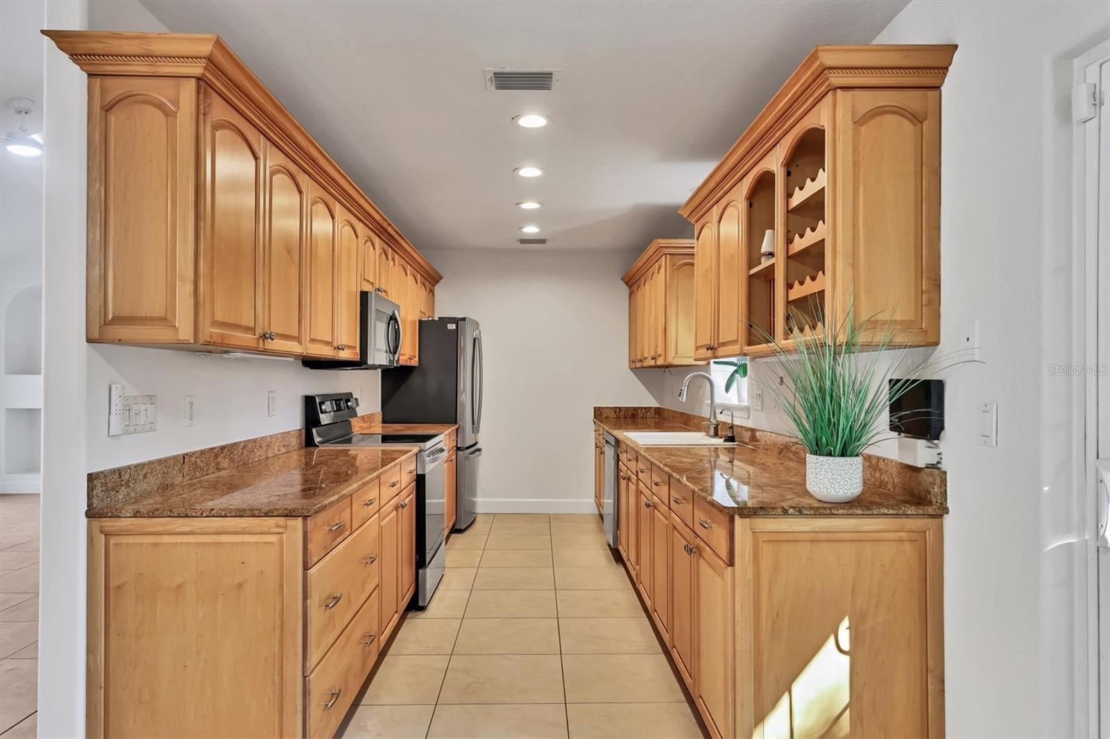 HUDSON BAYOU/MIDWOOD MANOR - Residential