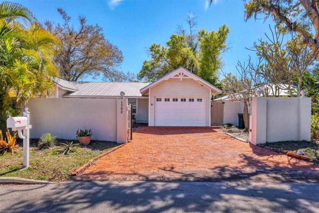 Photo of 1792 Floyd Street, Sarasota, FL 34239 (MLS # A4684245)