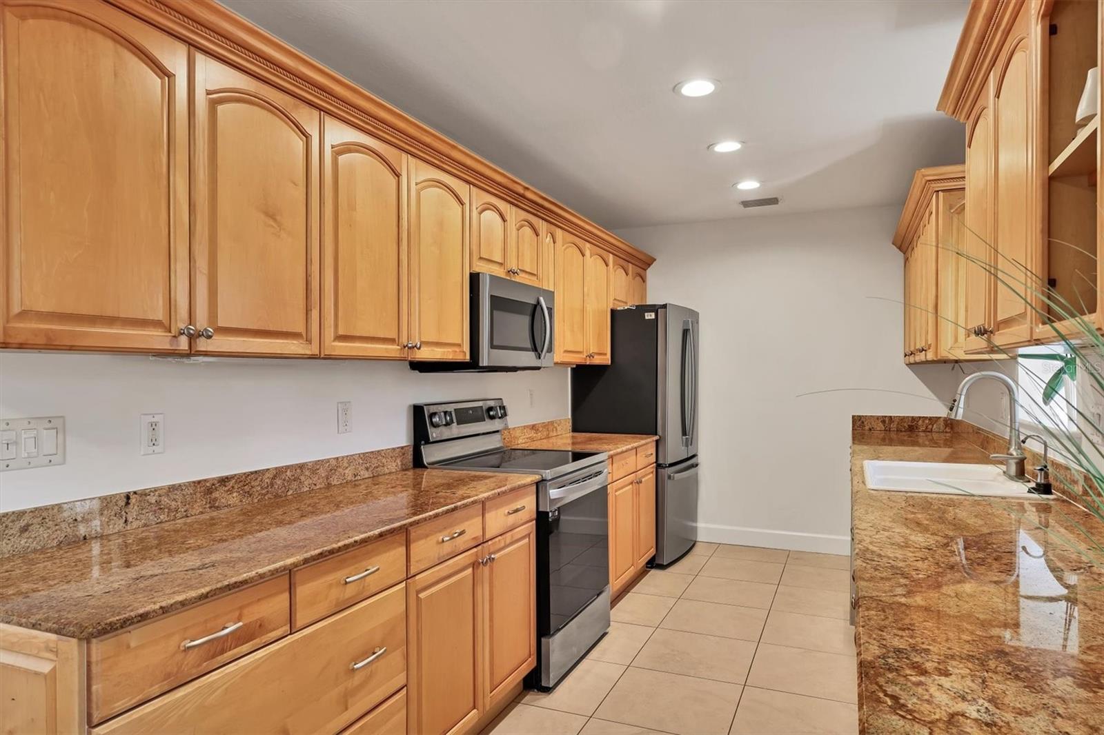 HUDSON BAYOU/MIDWOOD MANOR - Residential