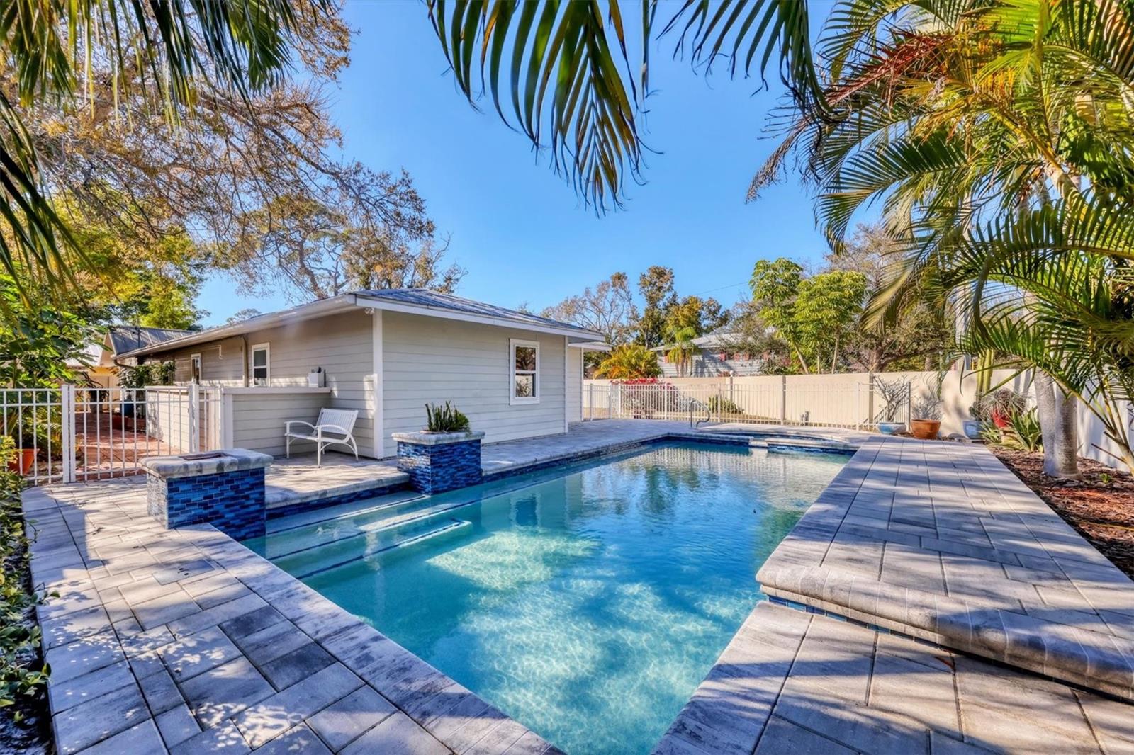 HUDSON BAYOU/MIDWOOD MANOR - Residential