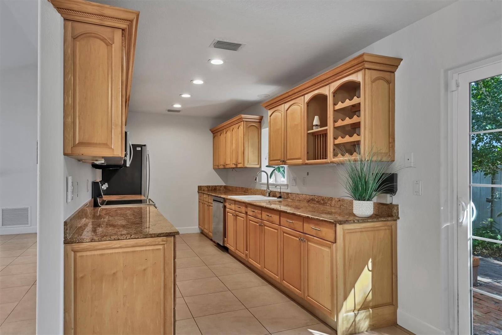 HUDSON BAYOU/MIDWOOD MANOR - Residential