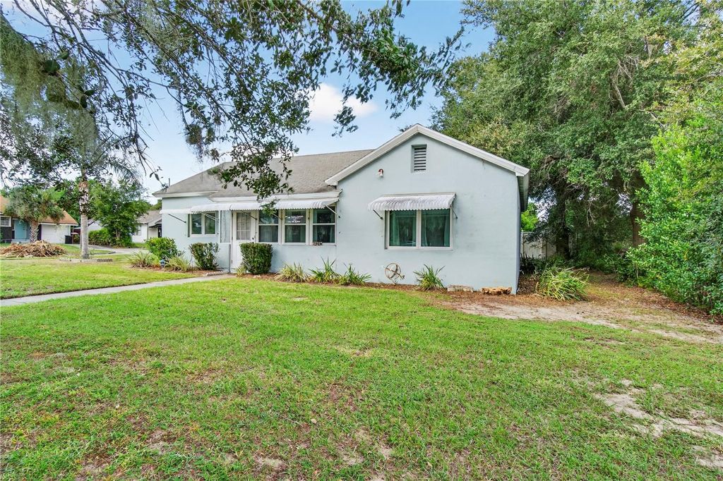 Photo of 403 E Johnson Avenue, Lake Wales, FL 33853 (MLS # P4936735)