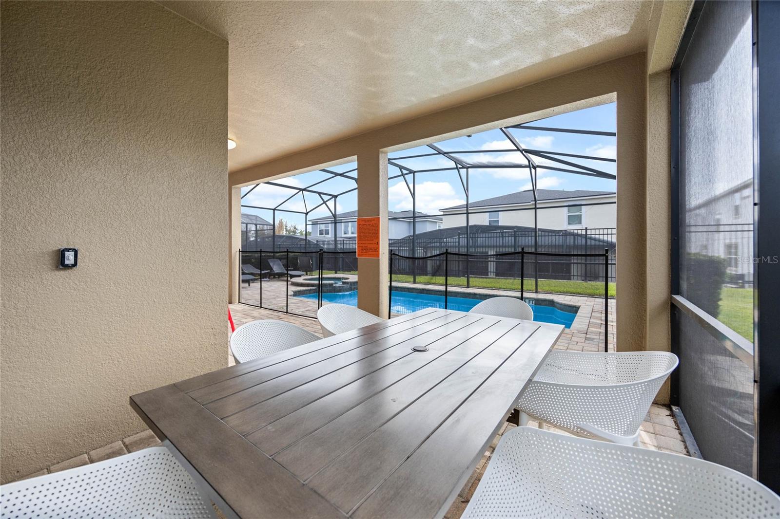 SOLARA RESORT - Residential Lease