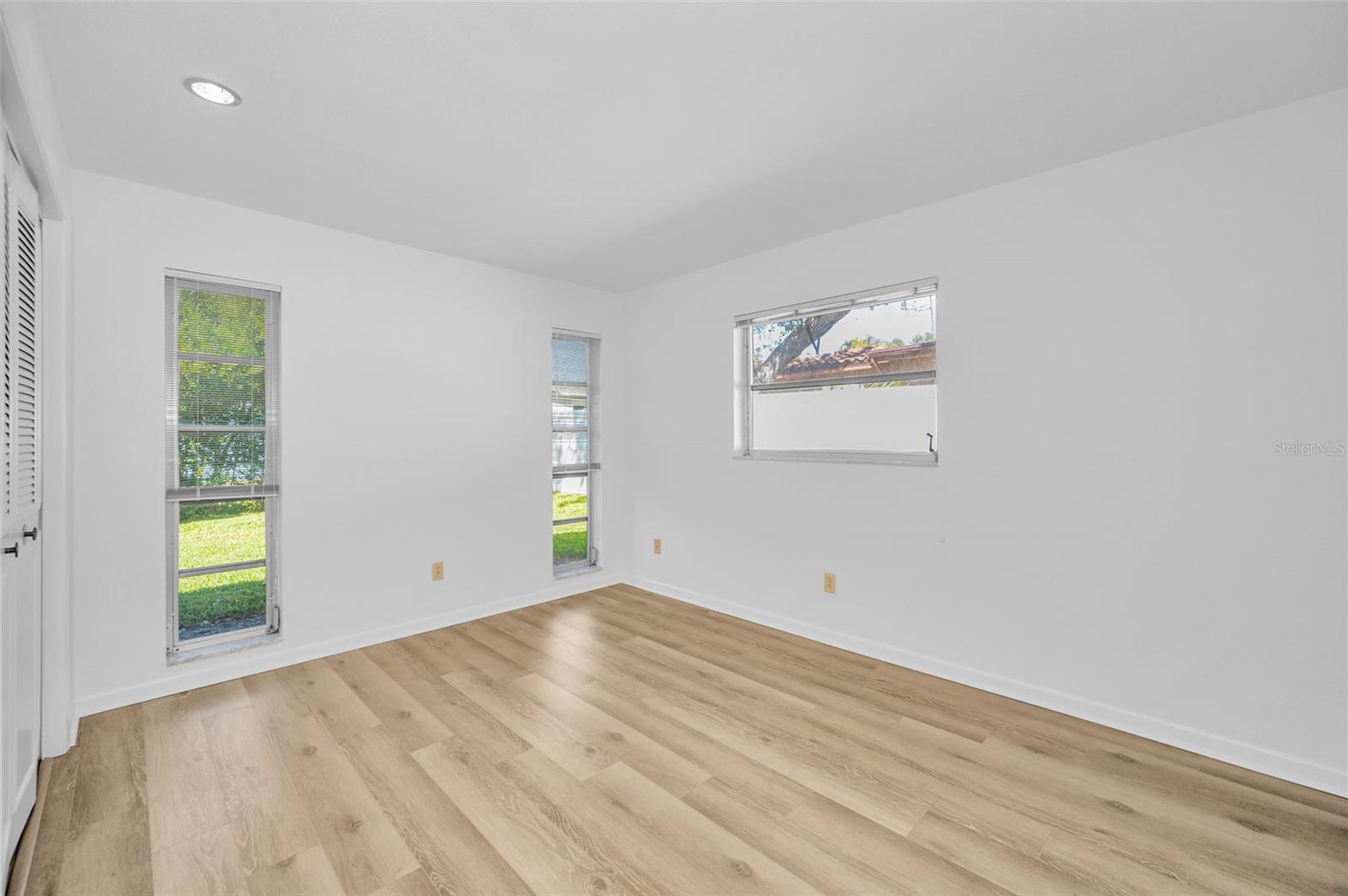 CANTERBURY CHASE - Residential