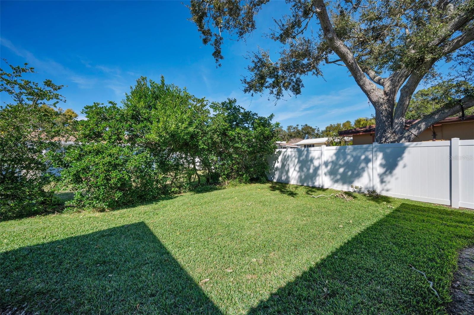 CANTERBURY CHASE - Residential