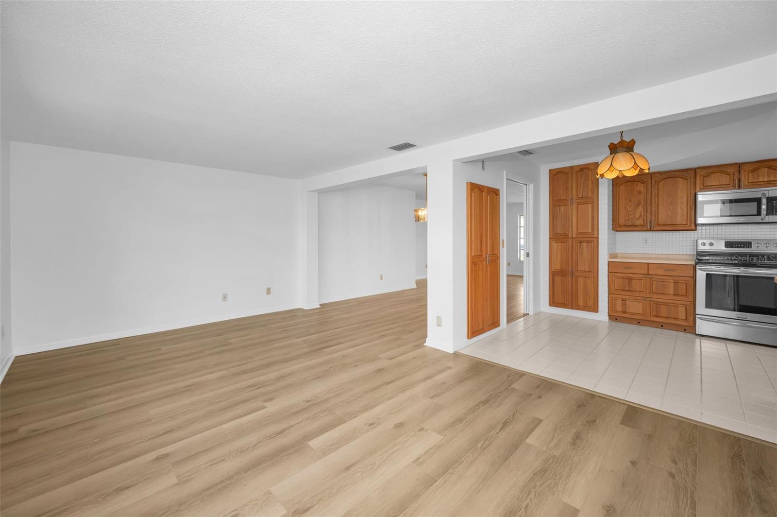 CANTERBURY CHASE - Residential