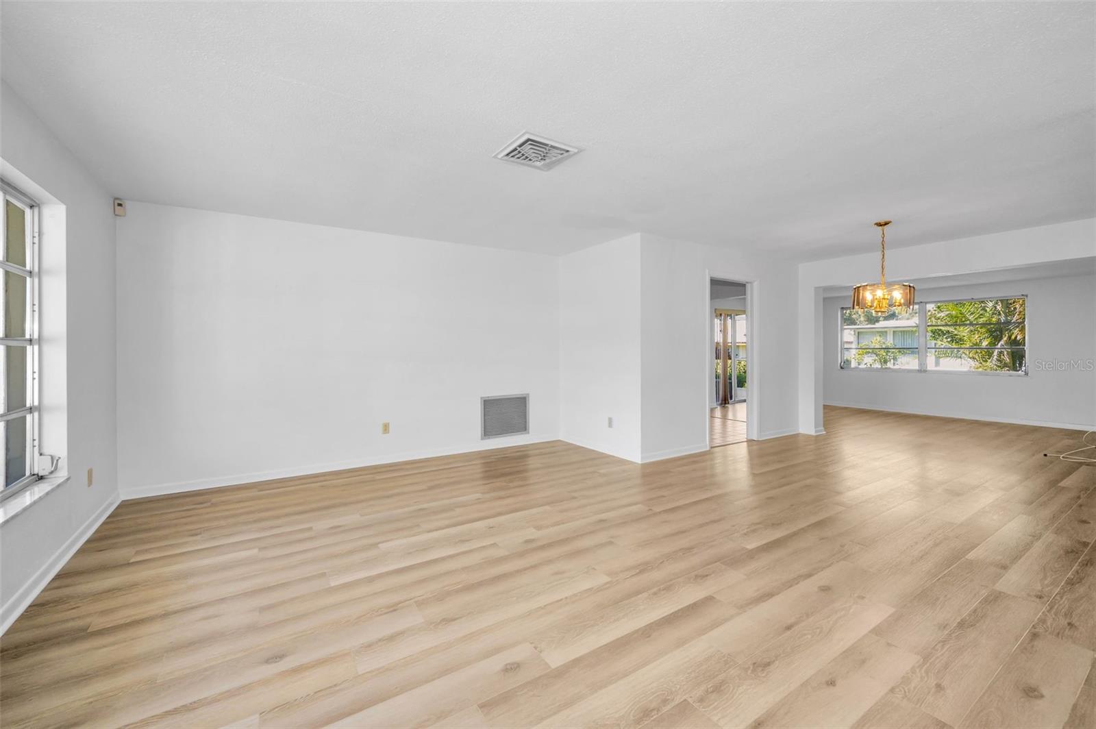 CANTERBURY CHASE - Residential