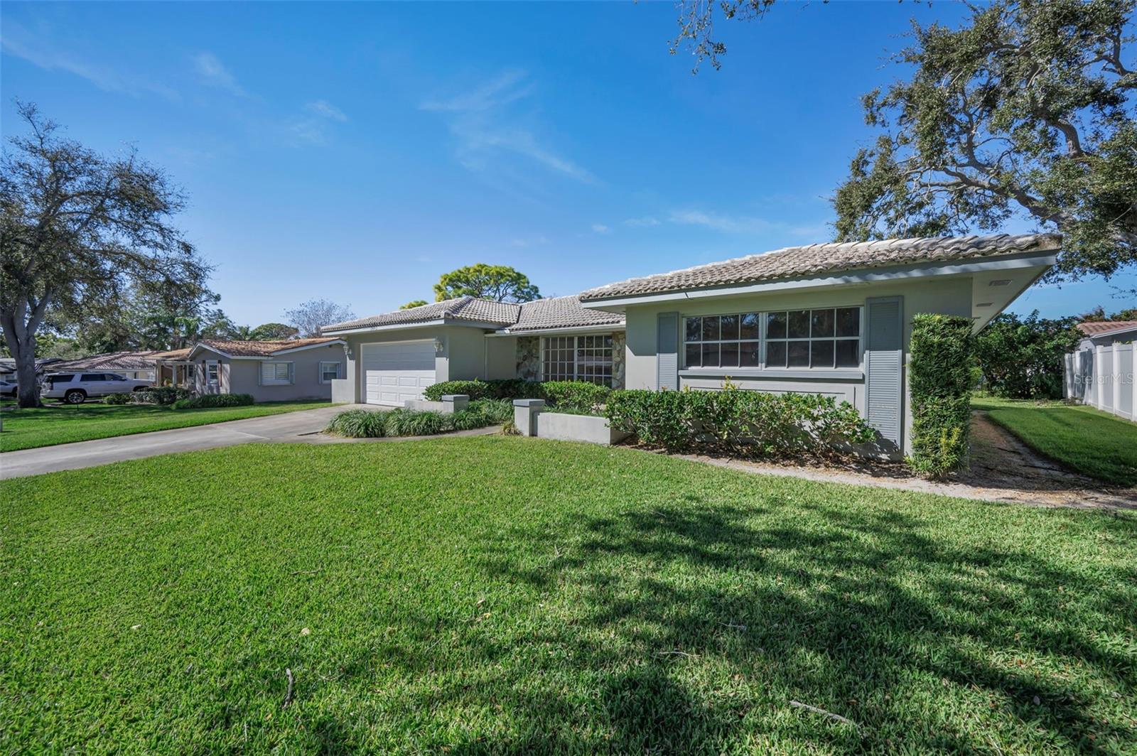 CANTERBURY CHASE - Residential