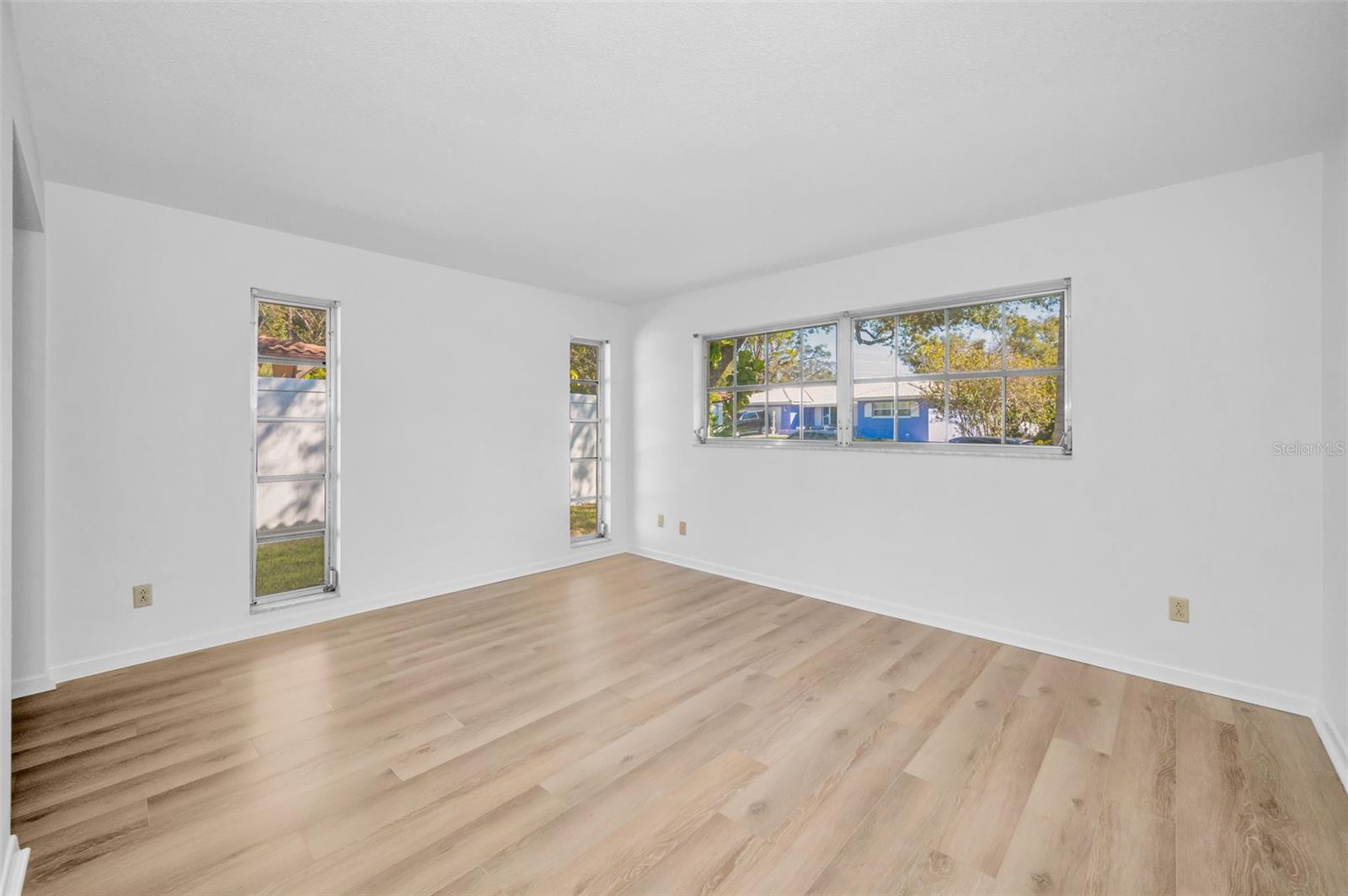 CANTERBURY CHASE - Residential