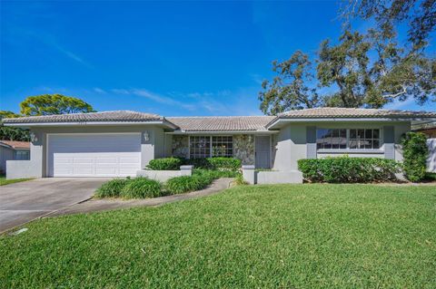 Photo of 12045 68th Terrace, Seminole, FL 33772 (MLS # TB8464051)