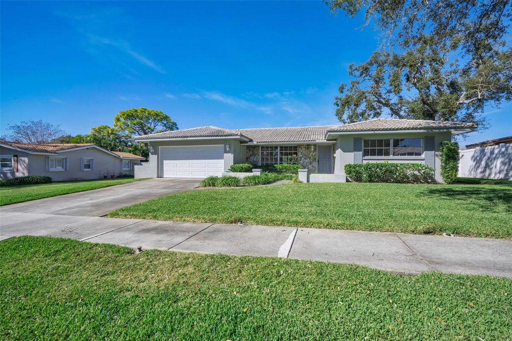 Photo of 12045 68th Terrace, Seminole, FL 33772 (MLS # TB8464051)