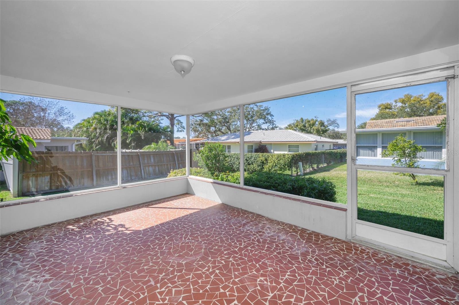 CANTERBURY CHASE - Residential