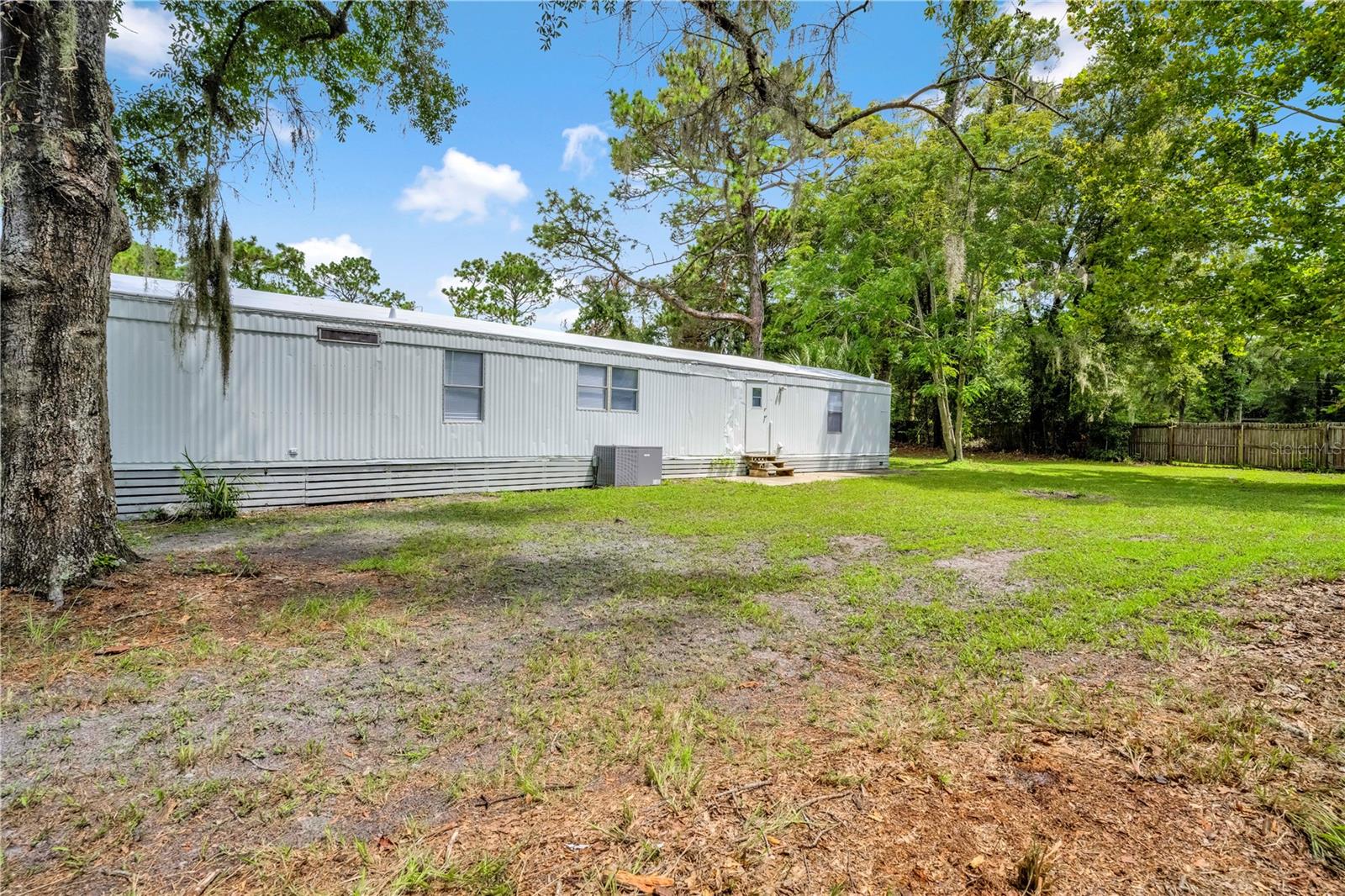 HOLIDAY ACRES UNIT 01 - Residential