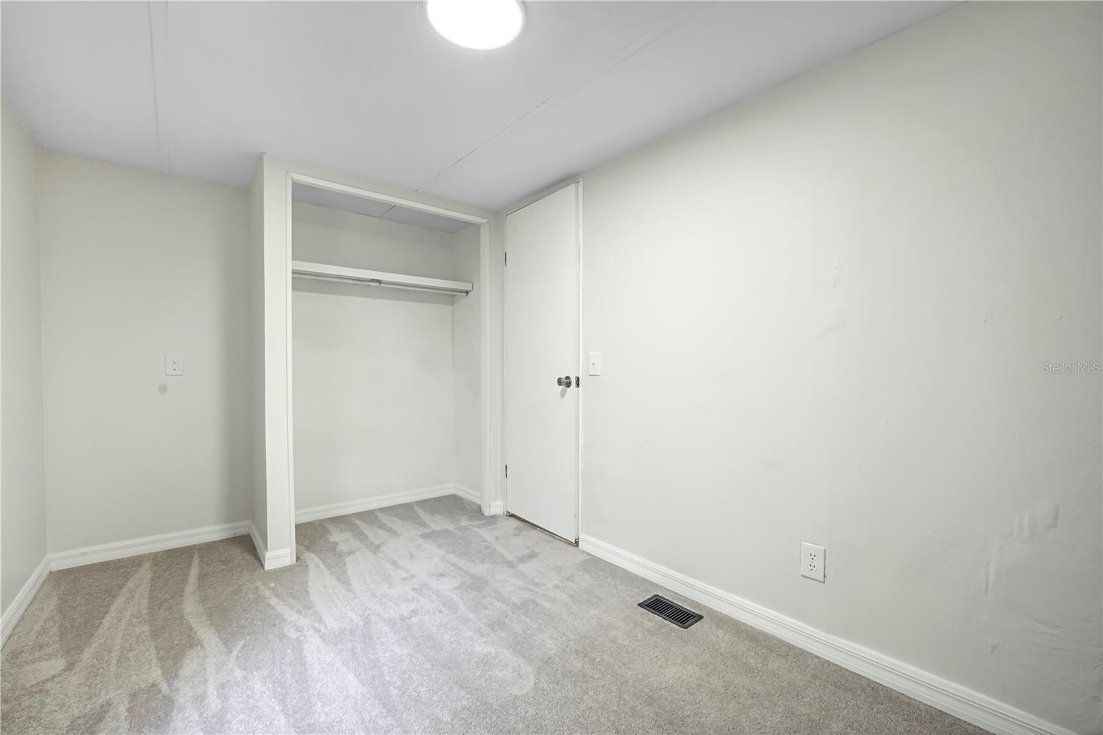 HOLIDAY ACRES UNIT 01 - Residential