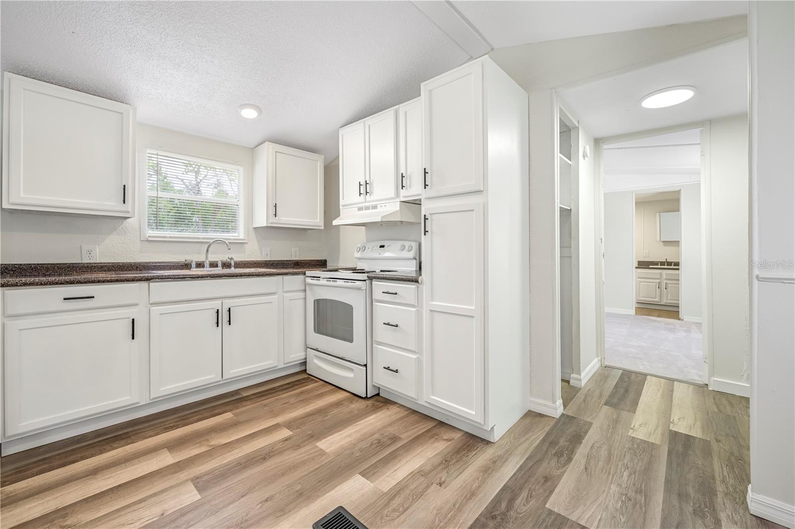 HOLIDAY ACRES UNIT 01 - Residential