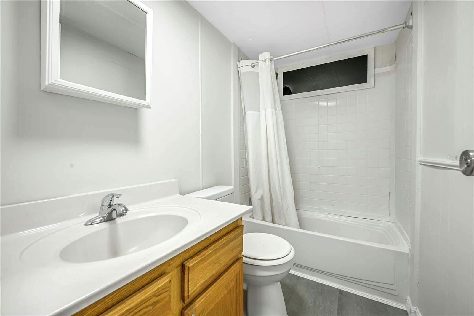 HOLIDAY ACRES UNIT 01 - Residential