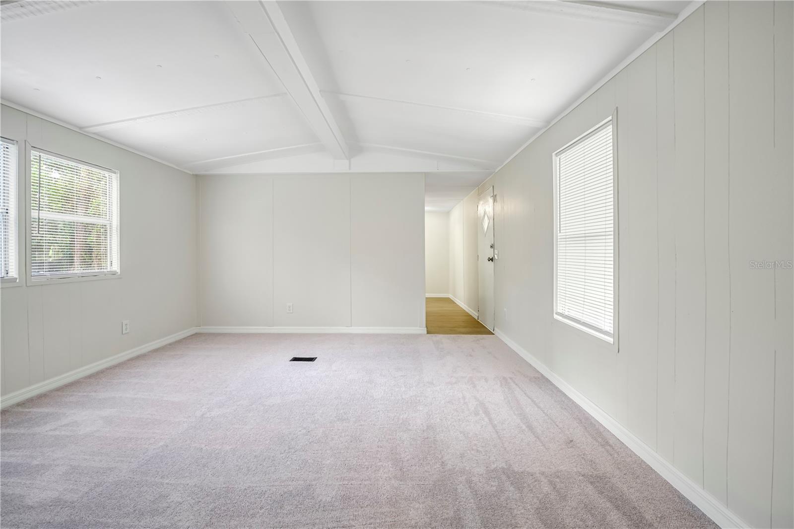 HOLIDAY ACRES UNIT 01 - Residential