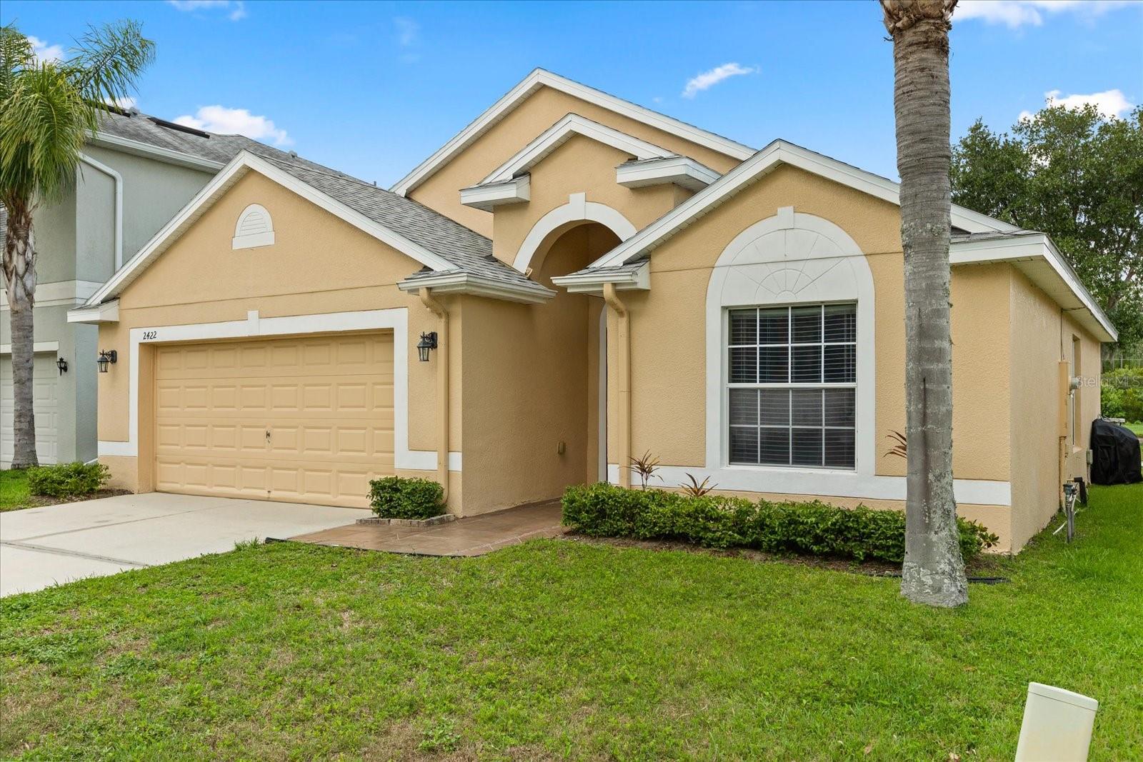 2422 HOLLY PINE CIRCLE