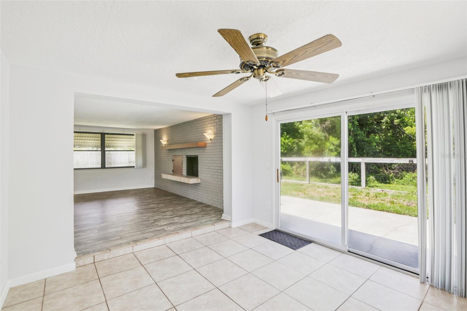 BEACON SQUARE - Residential Lease