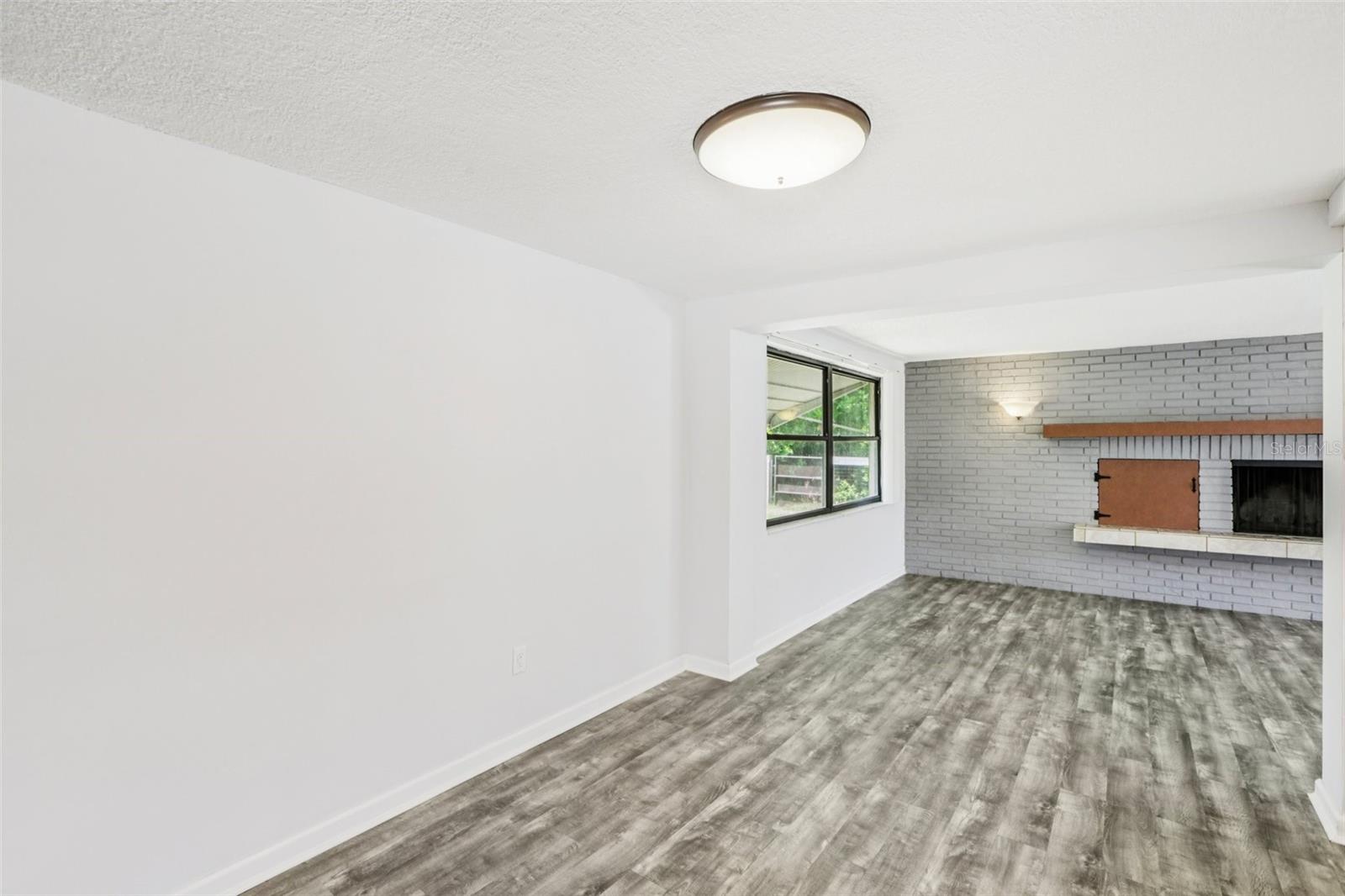 BEACON SQUARE - Residential Lease