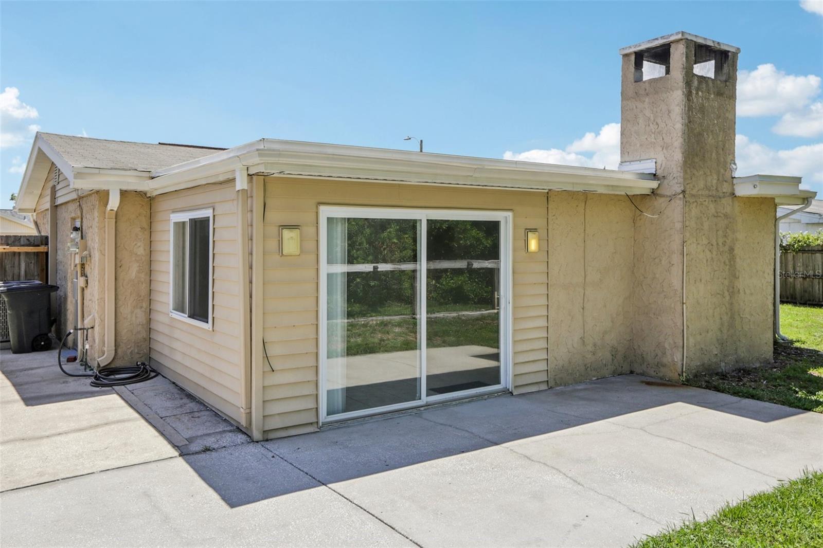 BEACON SQUARE - Residential Lease