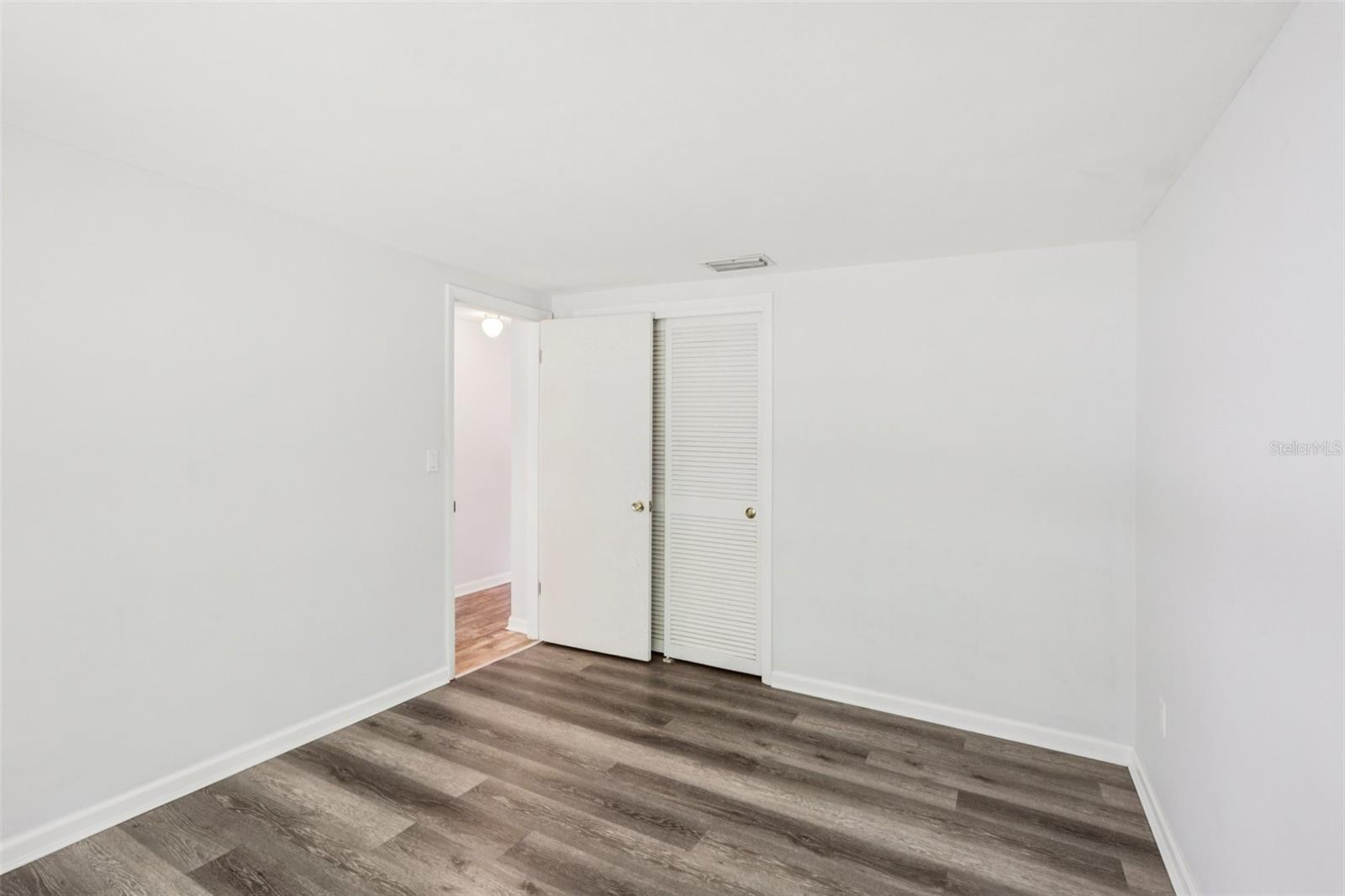 BEACON SQUARE - Residential Lease