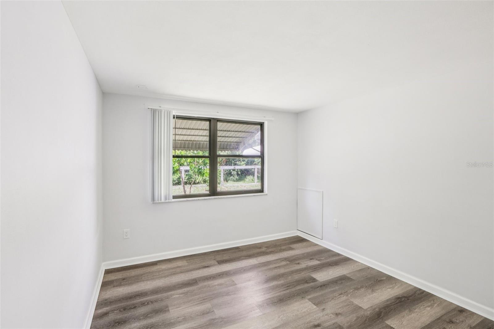 BEACON SQUARE - Residential Lease