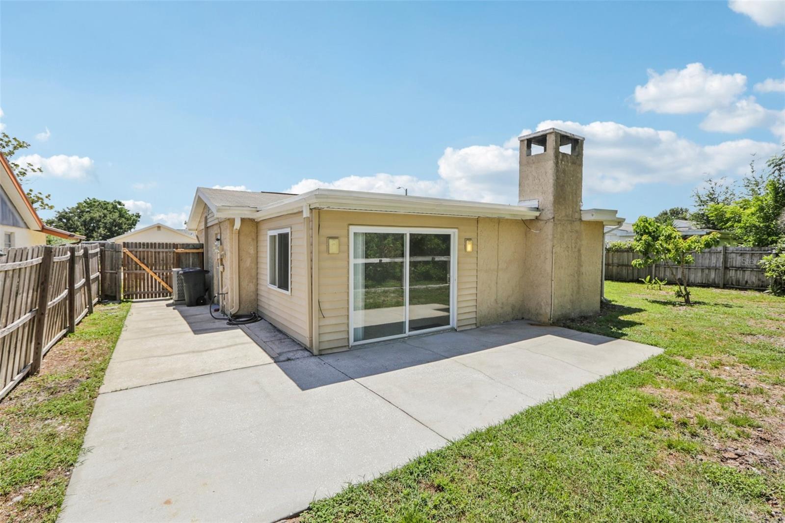 BEACON SQUARE - Residential Lease