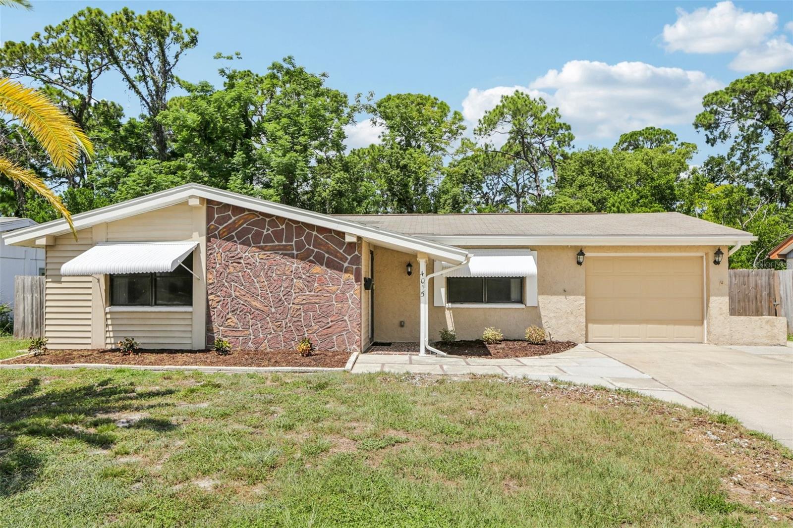 BEACON SQUARE - Residential Lease