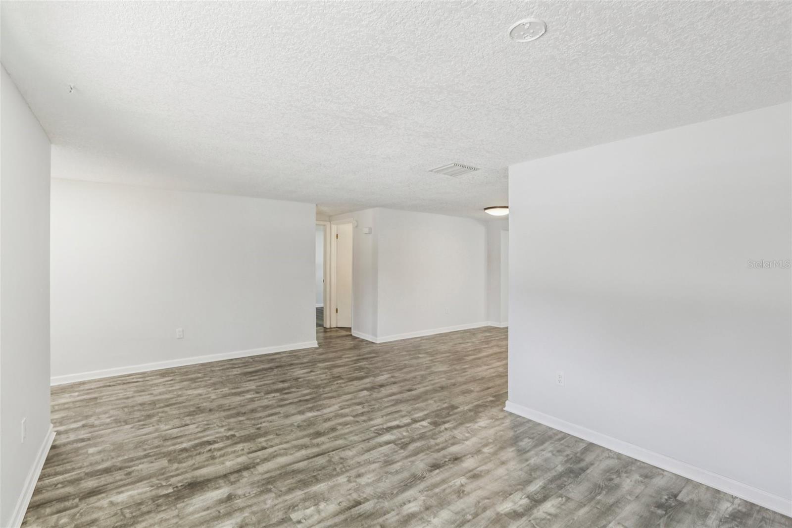 BEACON SQUARE - Residential Lease