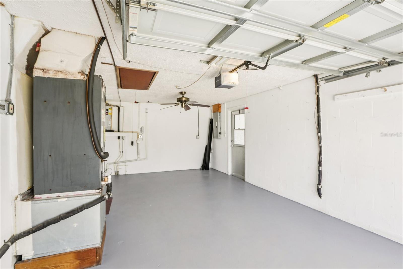 BEACON SQUARE - Residential Lease