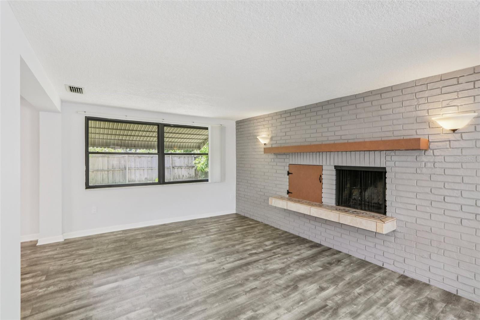 BEACON SQUARE - Residential Lease