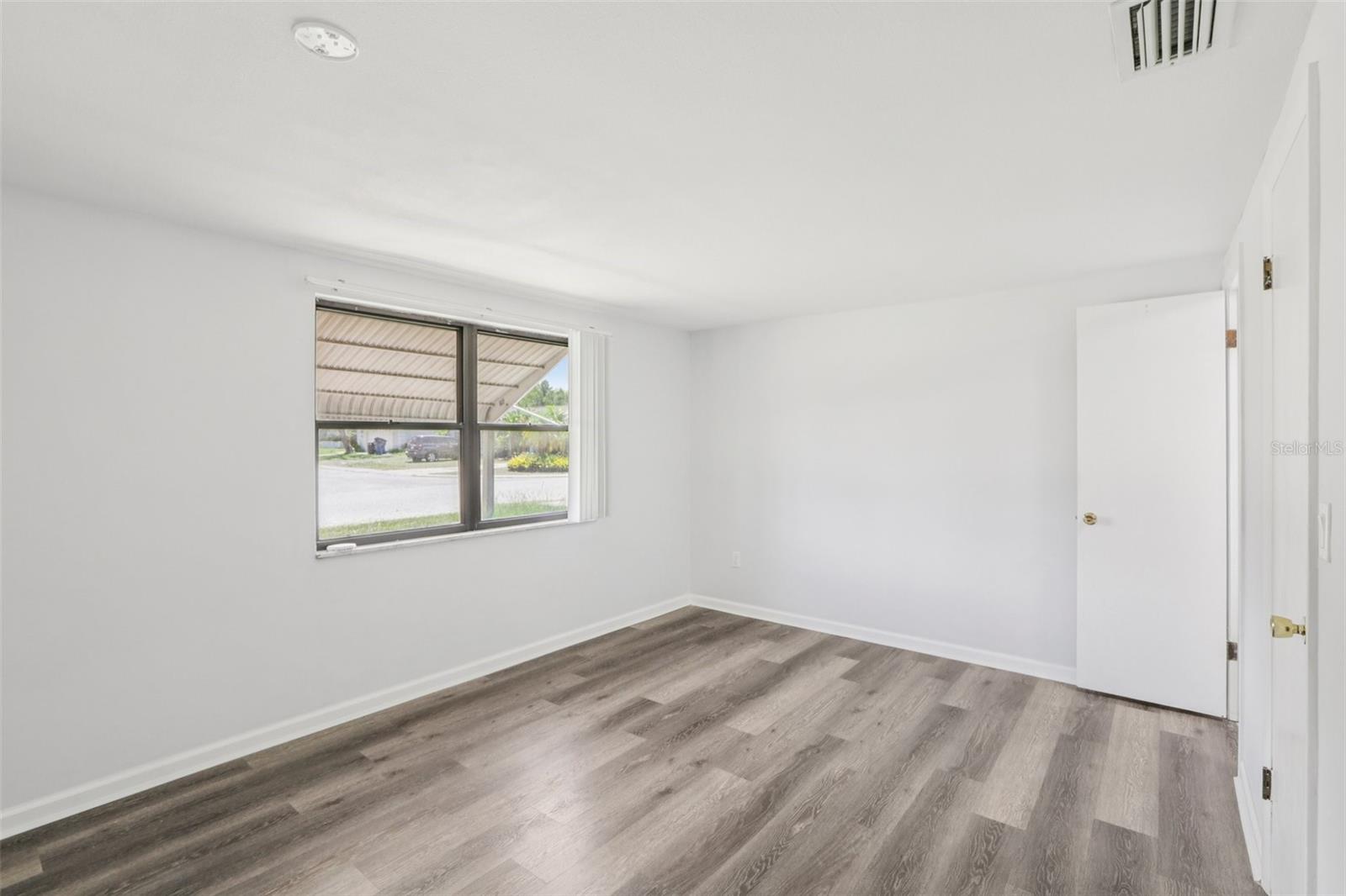 BEACON SQUARE - Residential Lease