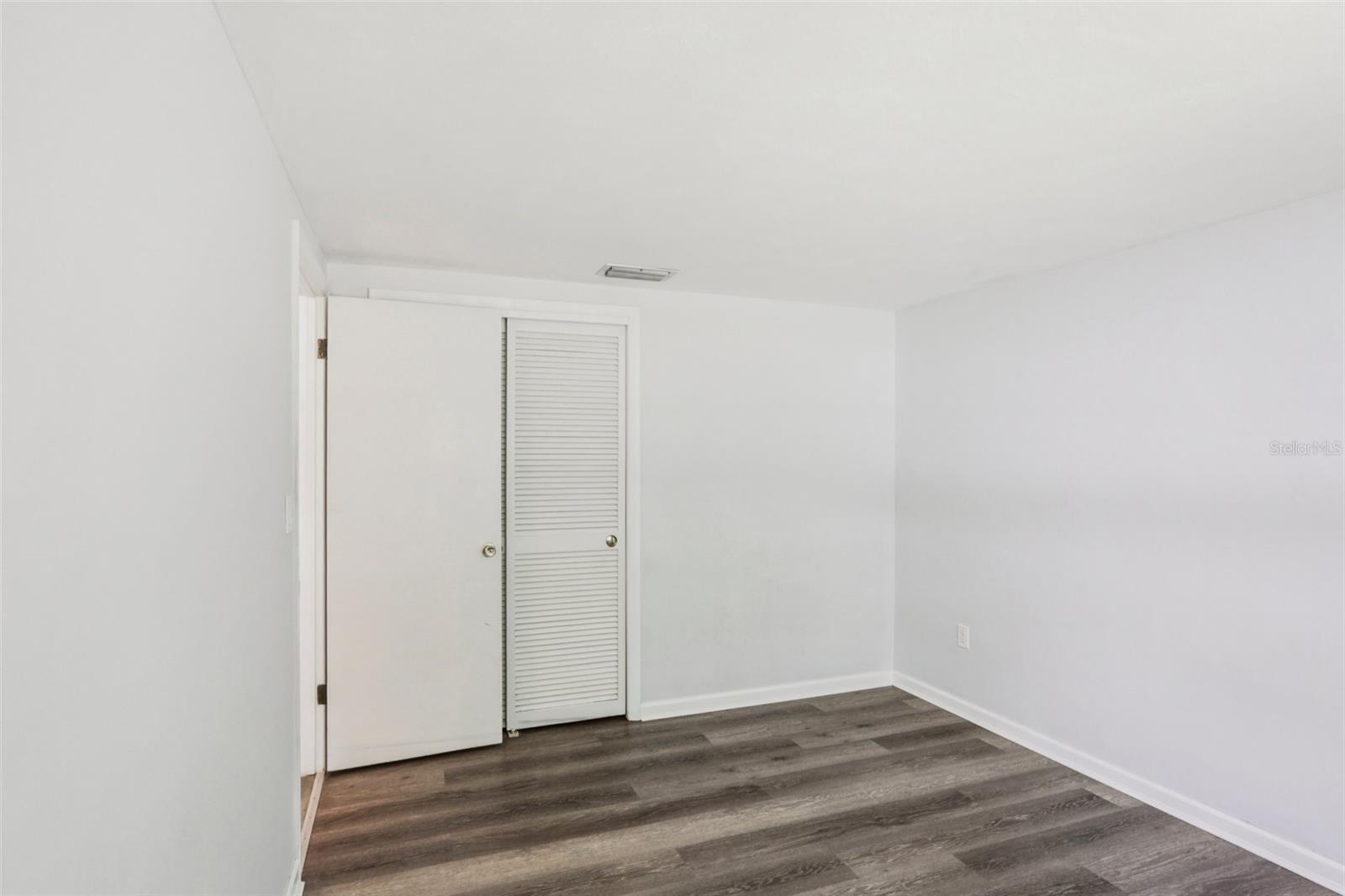 BEACON SQUARE - Residential Lease