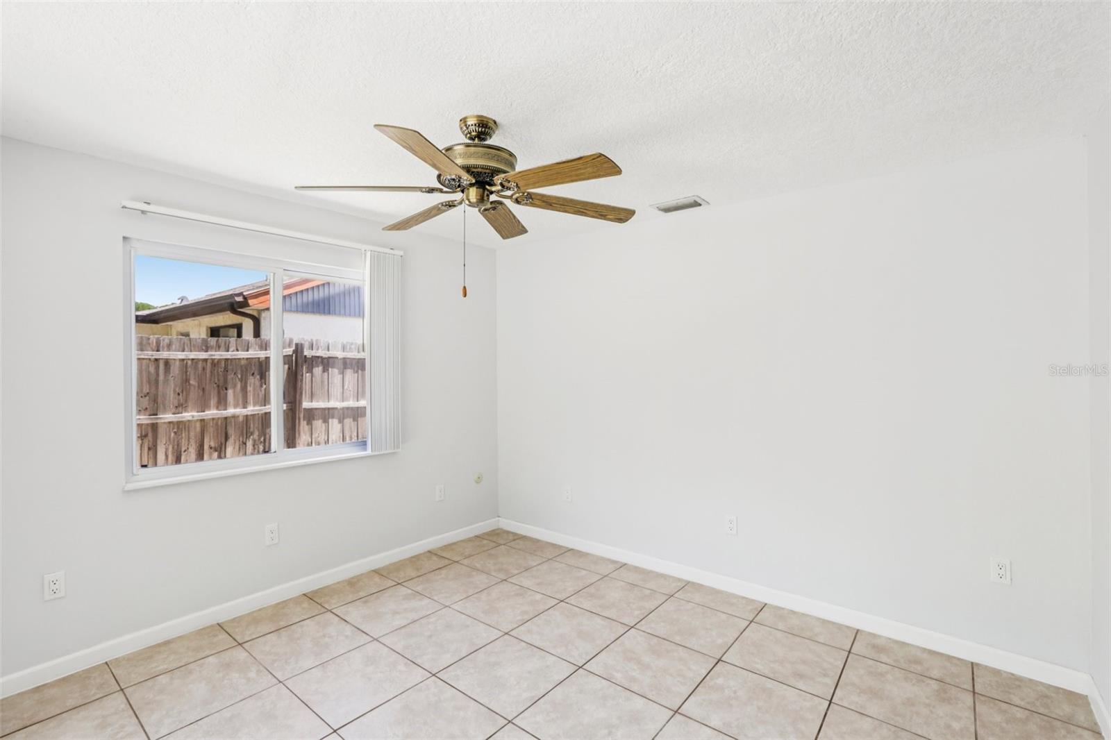 BEACON SQUARE - Residential Lease