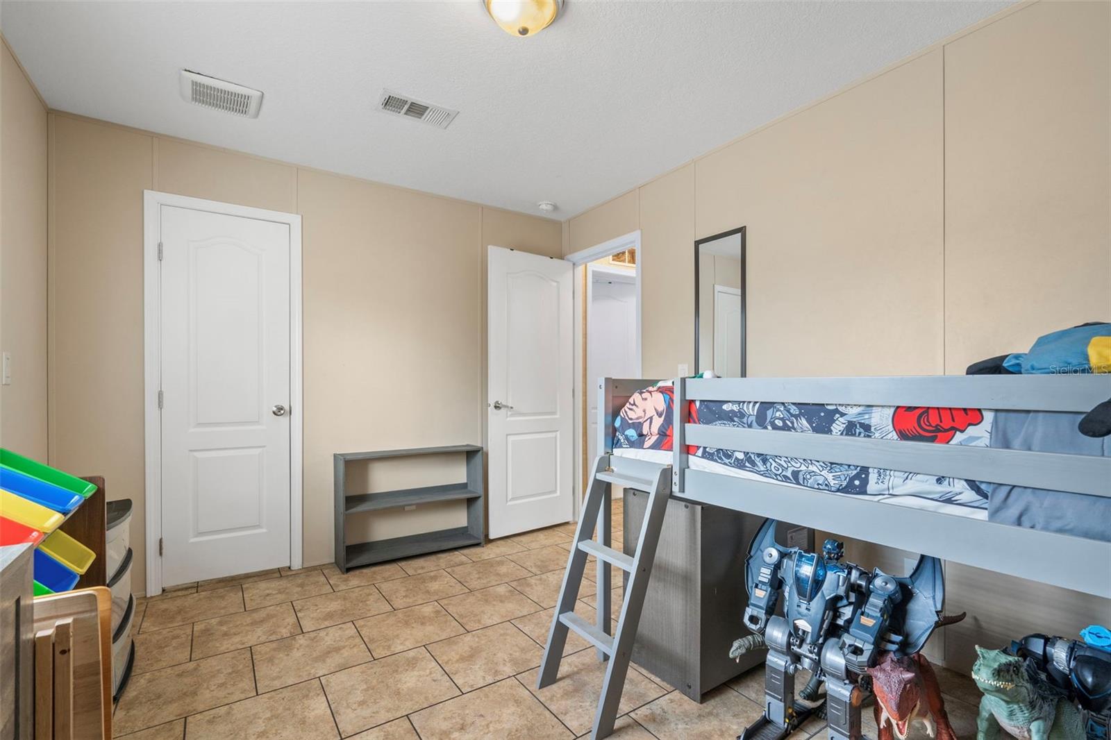 LEISURE HILLS - Residential