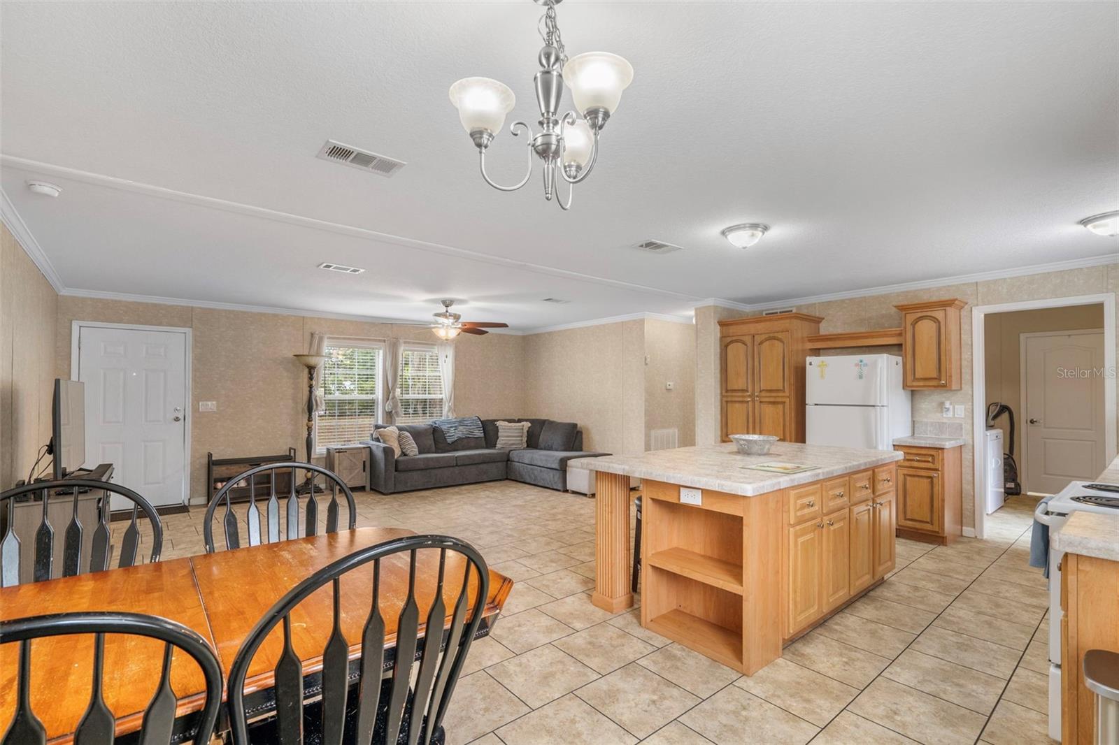 LEISURE HILLS - Residential