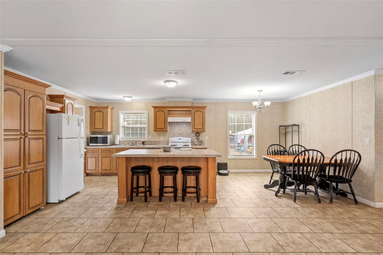 LEISURE HILLS - Residential