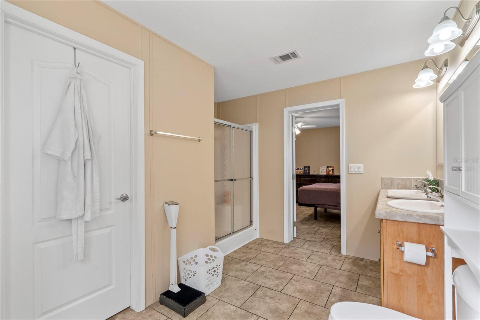 LEISURE HILLS - Residential