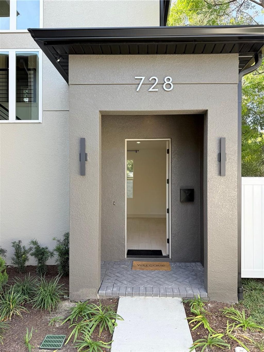 Photo of 728 Ellwood Avenue #A, Orlando, FL 32804 (MLS # O6365462)